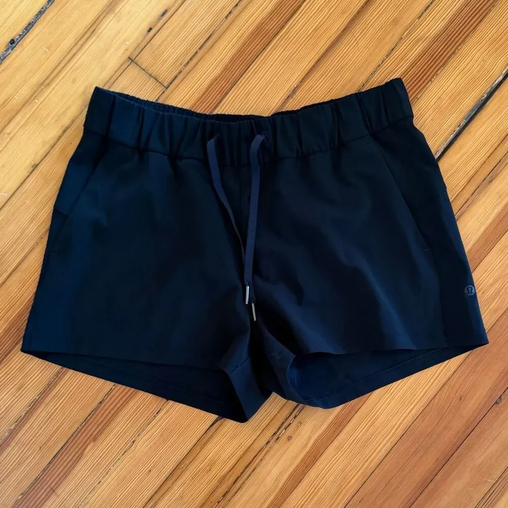 Lululemon On the Fly Short Woven 2.5